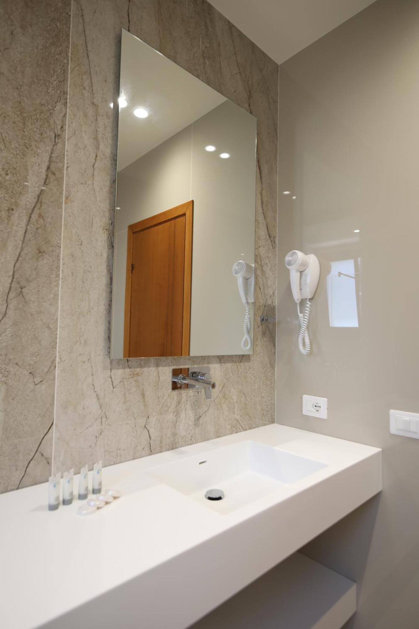 Hotel Erjuma Vlorë 外观 照片